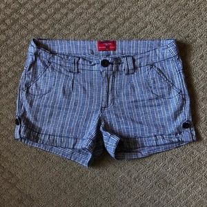 Bench Plaid Shorts - size L